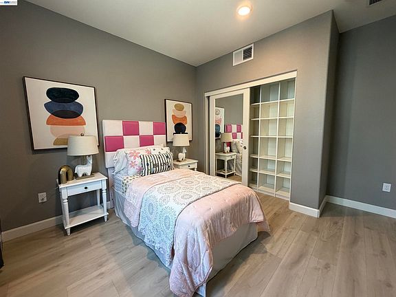 3rd image of 558 Clover Cir