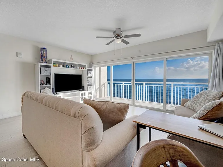 1825 Riverside Dr #204 — Photo 8