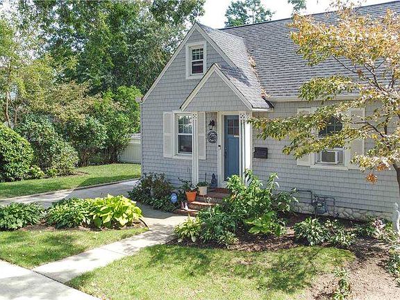 2nd image of 117 Hunnewell Ave