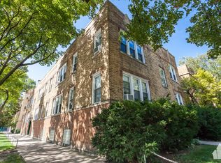3940 W Roscoe St #1, Chicago, IL 60618