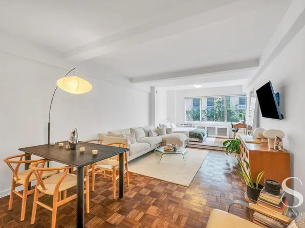 7 Lexington Avenue image 3 of 13