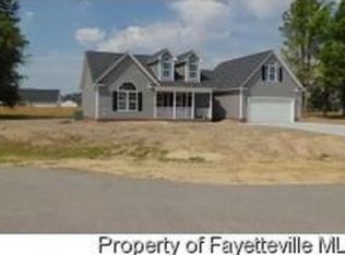 5606 Country View Ln, Wade, NC 28395