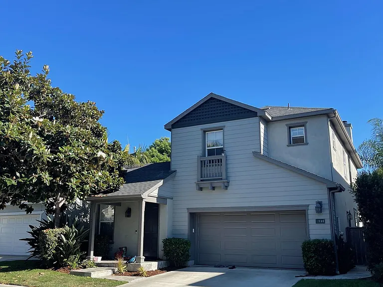 631 Seaward Ave — Photo 1