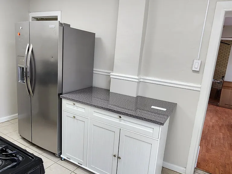 181 Dupont St — Photo 10