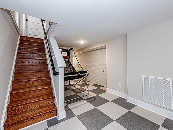 2nd image of 1641 W Grace St APT 1