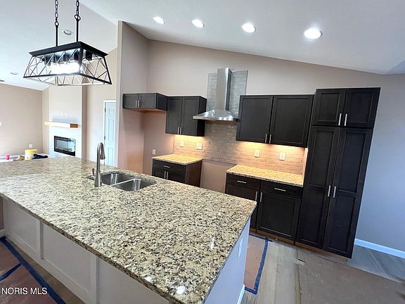 3rd image of 987 Greenbrier Rd #139