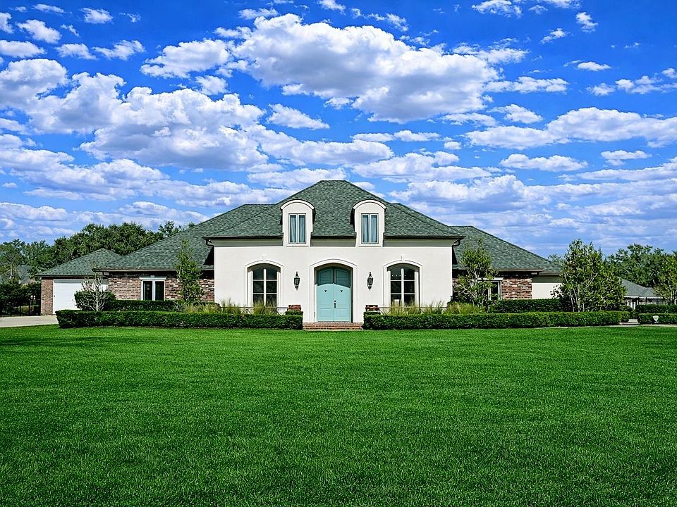 1st image of 371 Myrtle Grove Dr