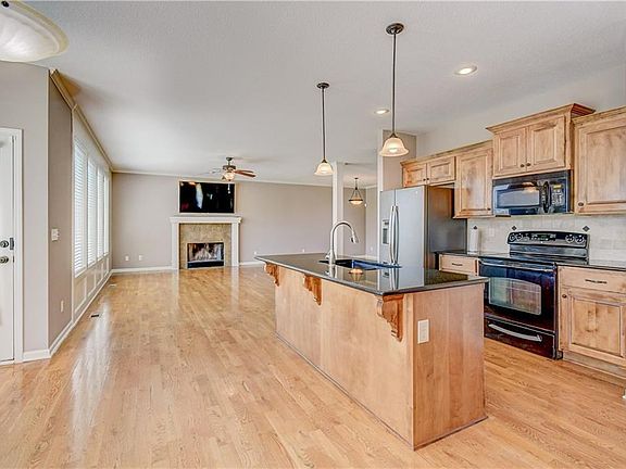 3rd image of 14463 S Saint Andrews Ave