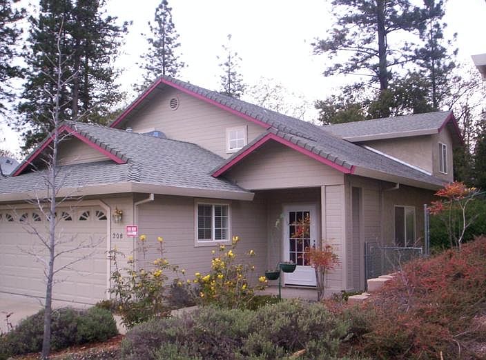 1st image of 208 Canyon Creek Cir