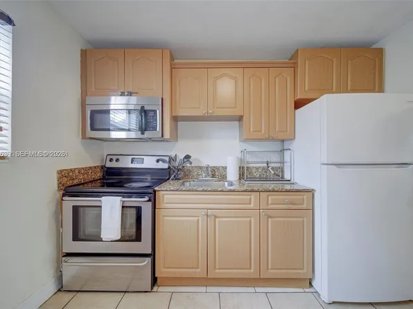 427 SW 6th St, Miami, FL