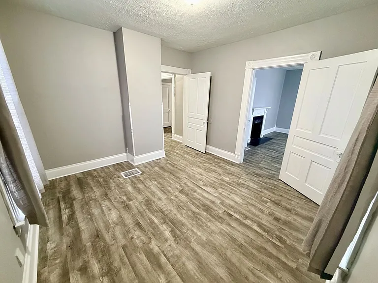 511 S Broadway St #B — Photo 5
