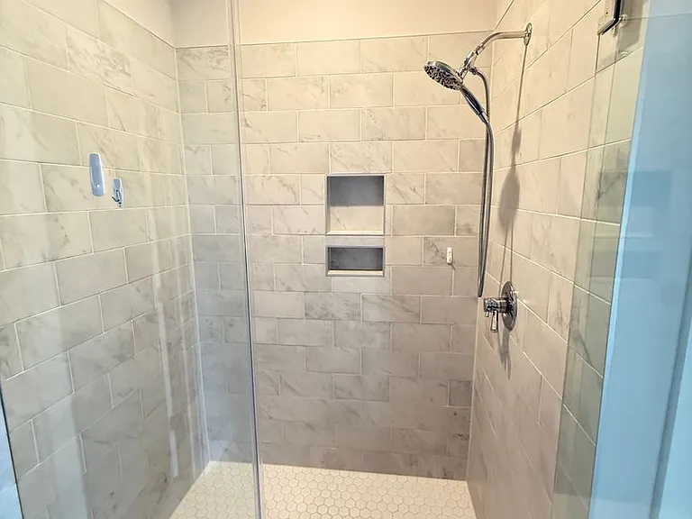 412 Hyco Ct — Photo 13
