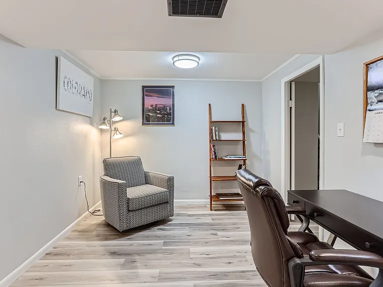 1250 E Amherst Ave — Photo 19