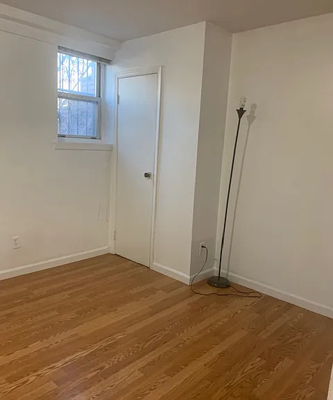 369 Monmouth St — Photo 16