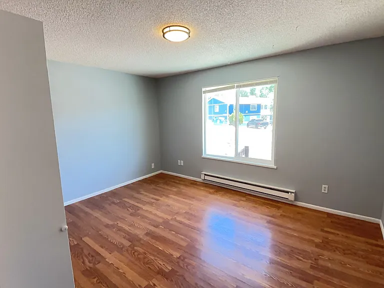 940 Iowa Ave — Photo 9