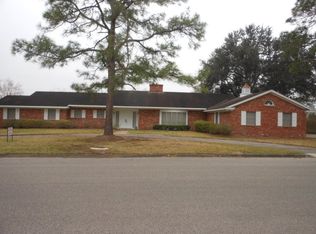 2600 Hillcrest Dr, Bay City, TX 77414