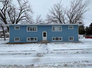 101 18th Ave SW APT 4, Minot, ND 58701