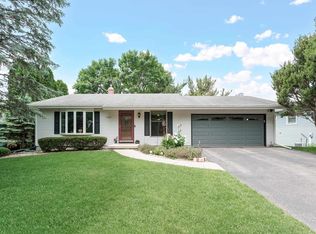 2806 Maple Grove Dr, Madison, WI 53719