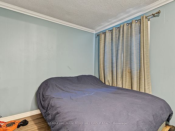 5th image of 9 Baker Cres