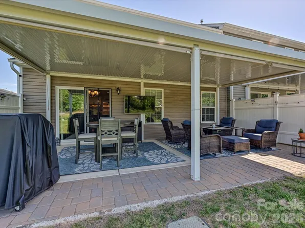 7142 Mariners Village Dr, Denver, NC 28037
