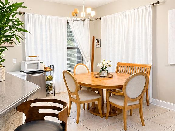 3rd image of 2927 CURVING OAKS WAY
