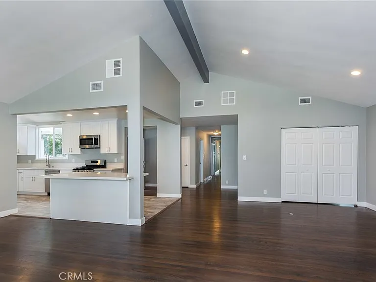 16231 Moorpark St — Photo 7