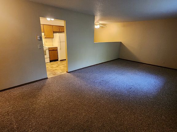 2nd image of 1060 Dutchman Dr APT 3