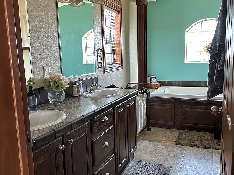 Lake View Dr — Photo 14