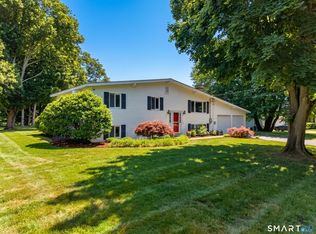 5 Tudor Ct E, Old Saybrook, CT 06475