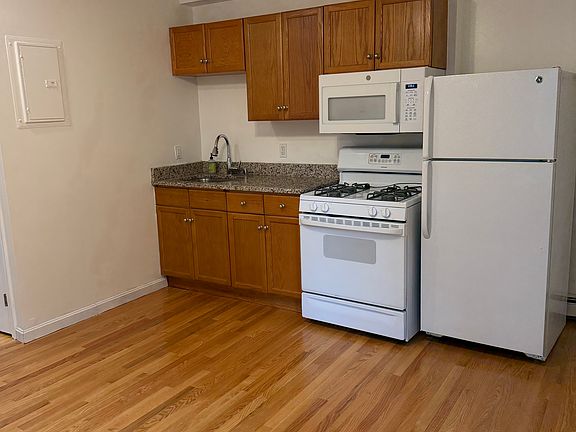 2nd image of 84 Hampshire St #1