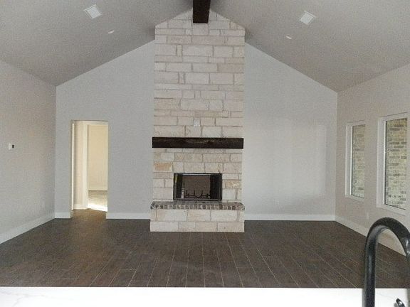 4th image of 591 Private Road 308h