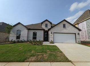 425 Sunnyridge Ln, Aubrey, TX 76227