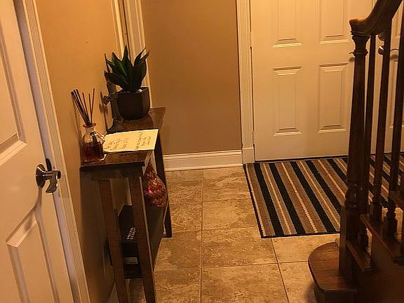 4th image of 162 Raven Ln