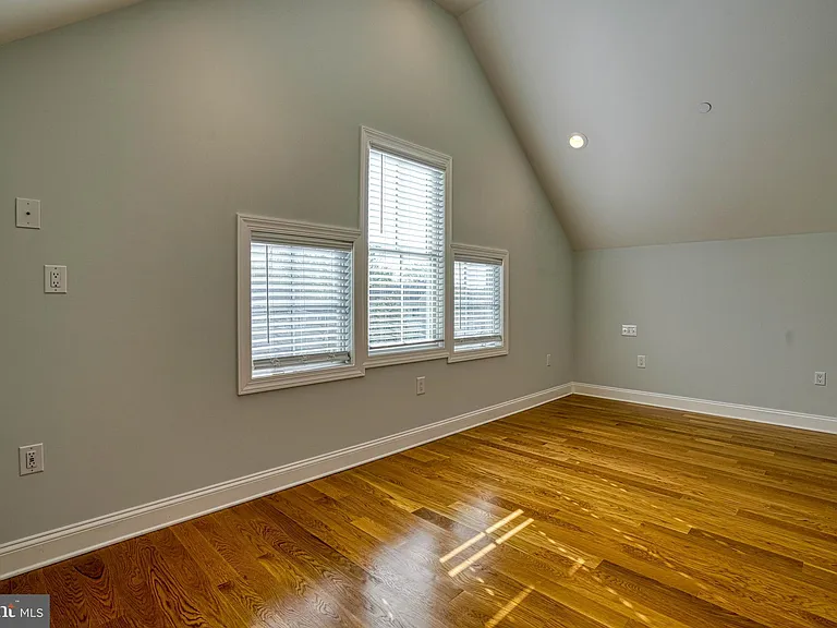 101 Tilghman St — Photo 33