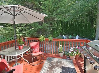 11594 Berry Patch Ln NE, Bainbridge Island, WA 98110