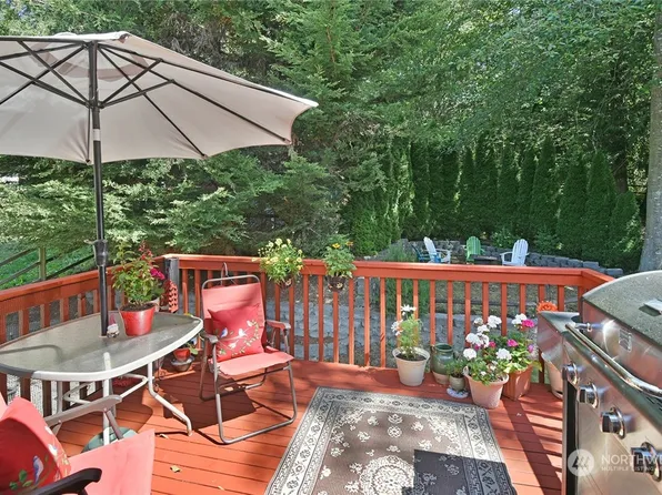 11594 Berry Patch Lane NE, Bainbridge Island, WA 98110