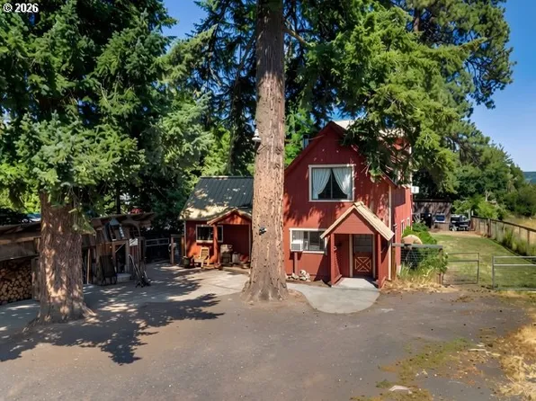 6 Jennings Rd, Trout Lake, WA 98650