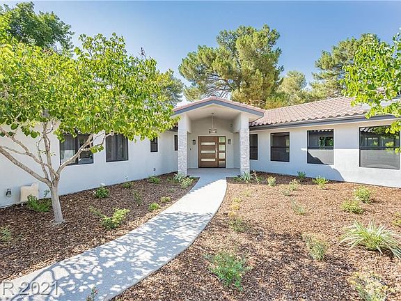 4th image of 3202 Montecito Dr