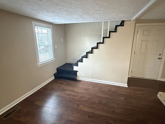 5th image of 118 Dill Ln APT U