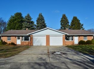 2521 Demorrow Cir, Stevensville, MI 49127