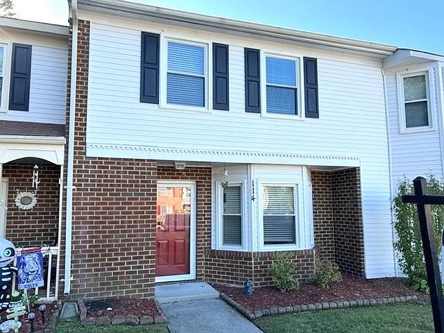 1st image of 114 Barfleur Pl