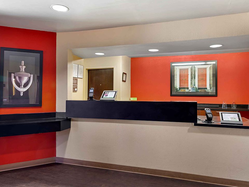 Lobby and Guest Check-in