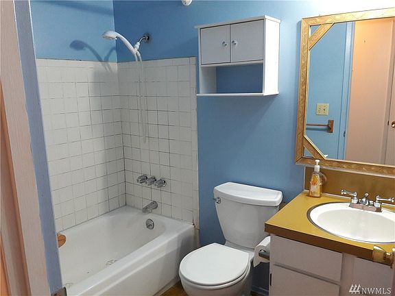4th image of 4801 103rd Pl NE