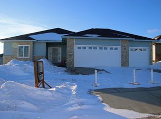 2905 S Maplewood Ave, Sioux Falls, SD 57110