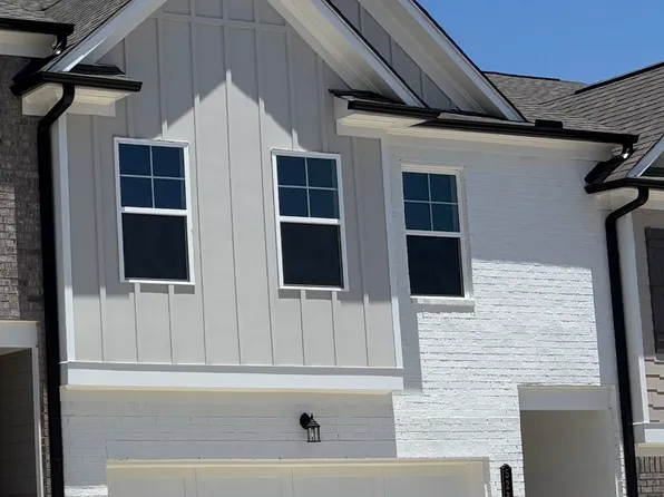 5286 Fox Den Rd, Oakwood, GA 30566