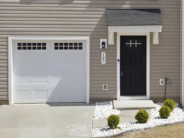 107 Sproles Ln, Easley, SC 29642