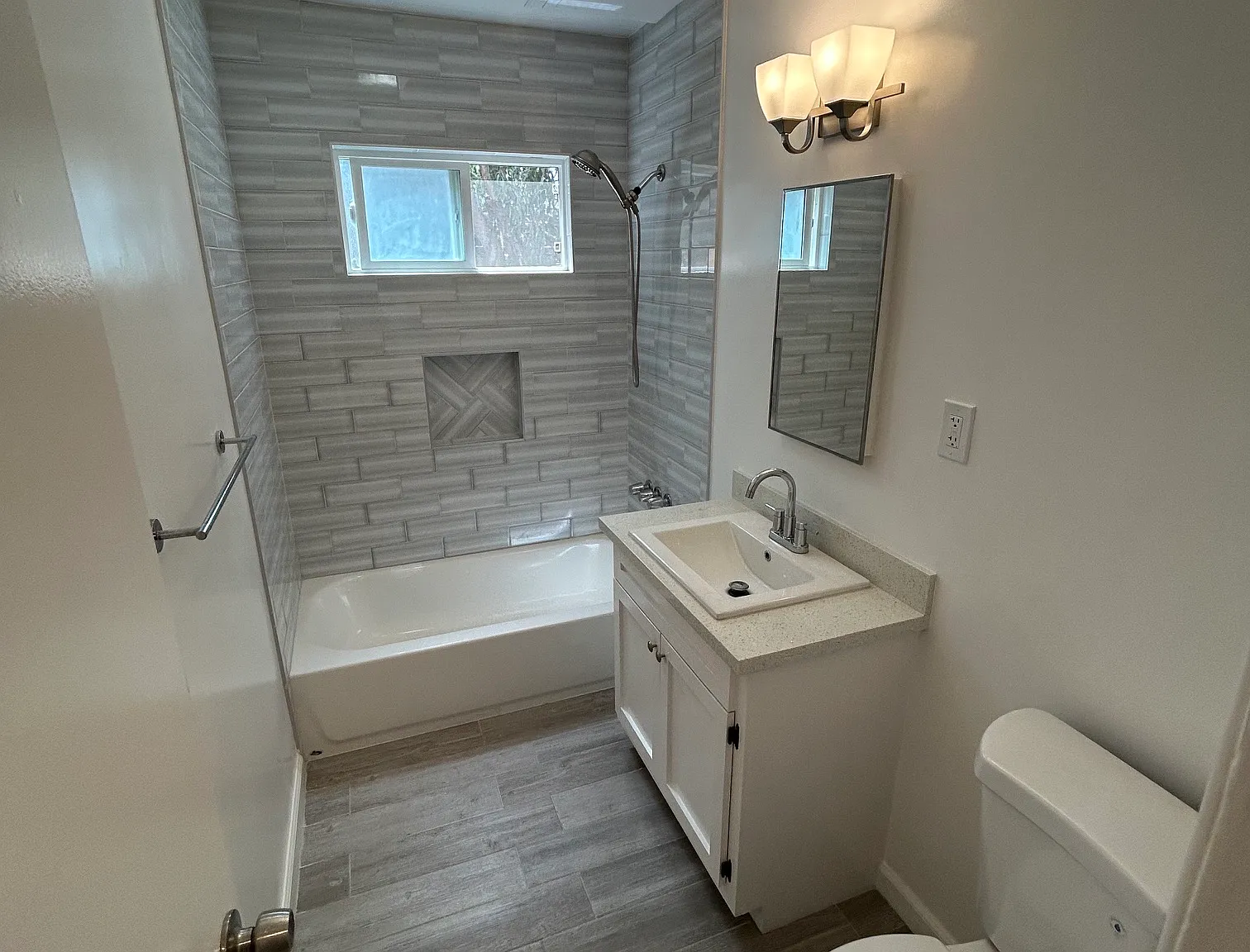 2 bed, 850 sqft, $2,795 — Photo 4