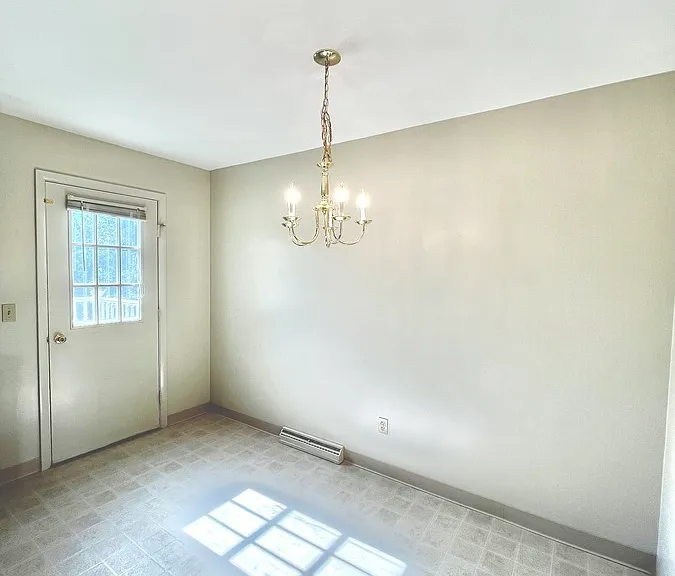 Oak Manor Dr — Photo 45
