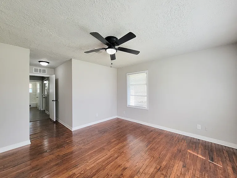 5815 Southseas St — Photo 25