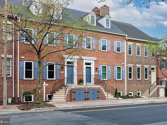 2nd image of 1012 Duke St #150